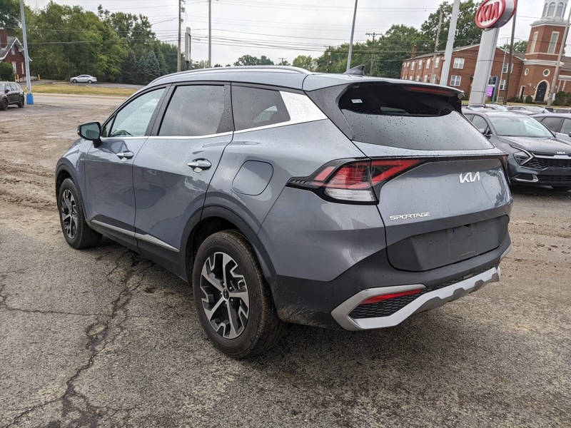 2023 Kia Sportage EX photo 4