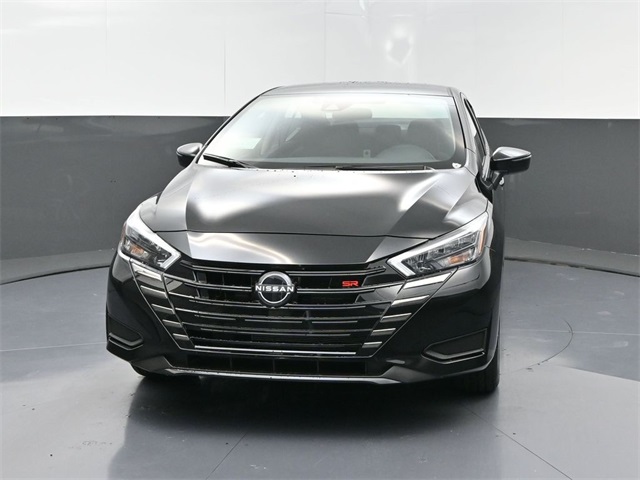 2025 Nissan Versa 1.6 SR photo 2