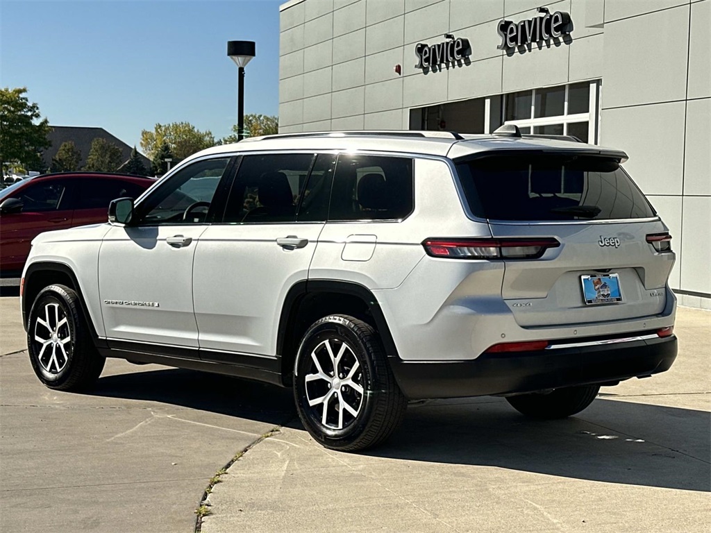 2024 Jeep Grand Cherokee Limited photo 4