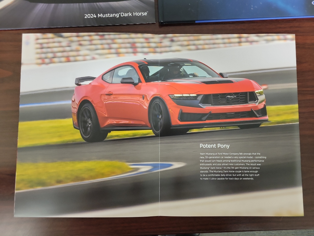 2024 Ford Mustang Dark Horse photo 2