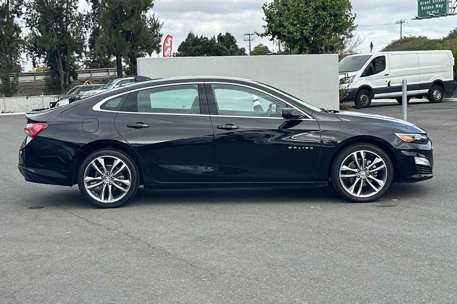 2022 Chevrolet Malibu 1LT photo 2