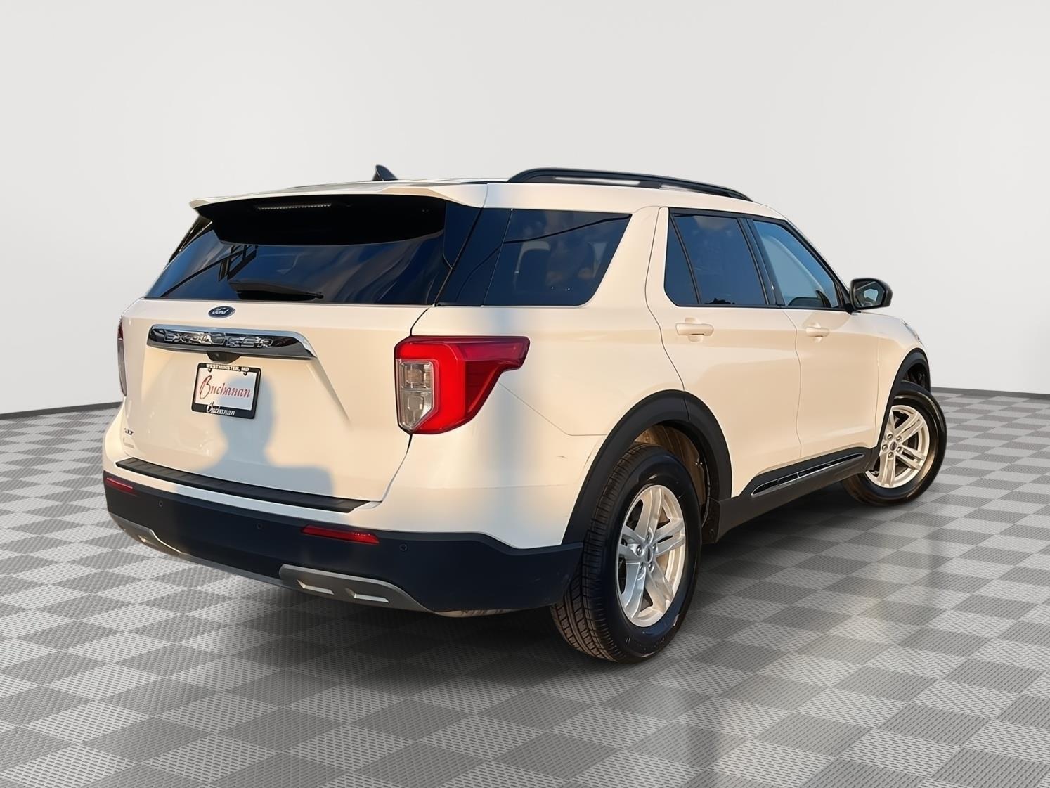 2024 Ford Explorer XLT photo 4