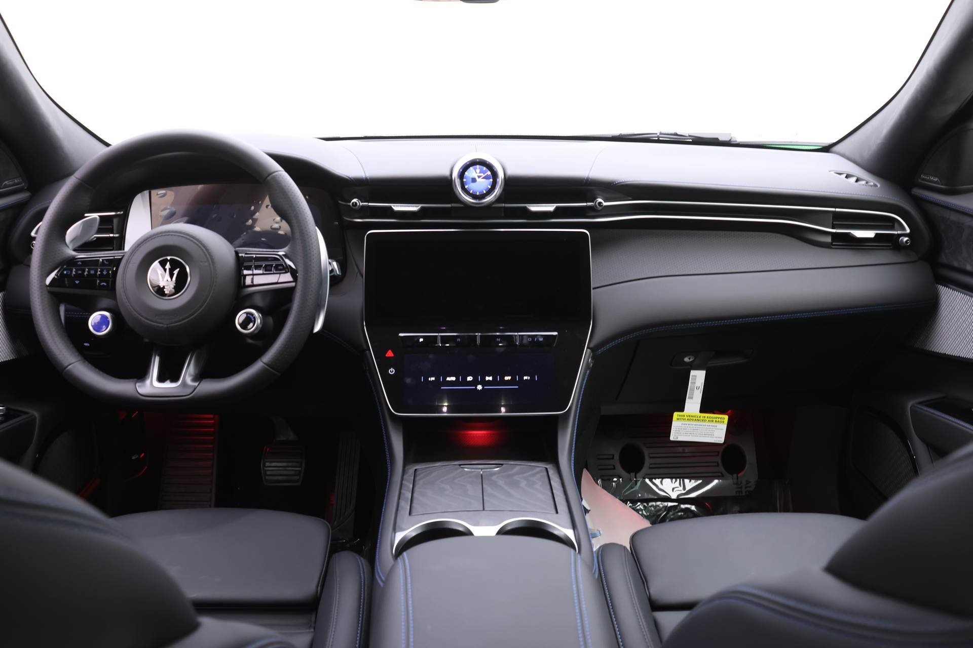 2025 Maserati Grecale photo 3