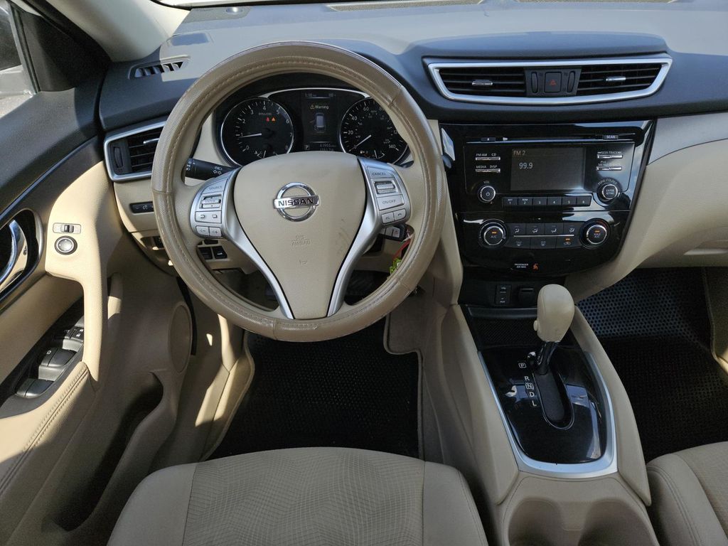 2014 Nissan Rogue S photo 2