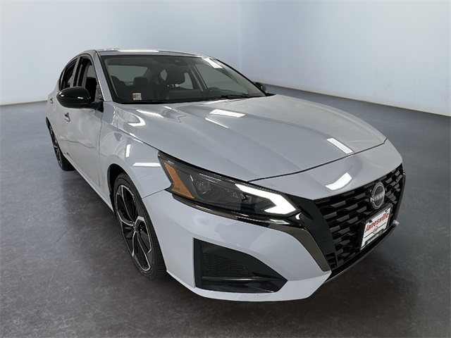2023 Nissan Altima SR