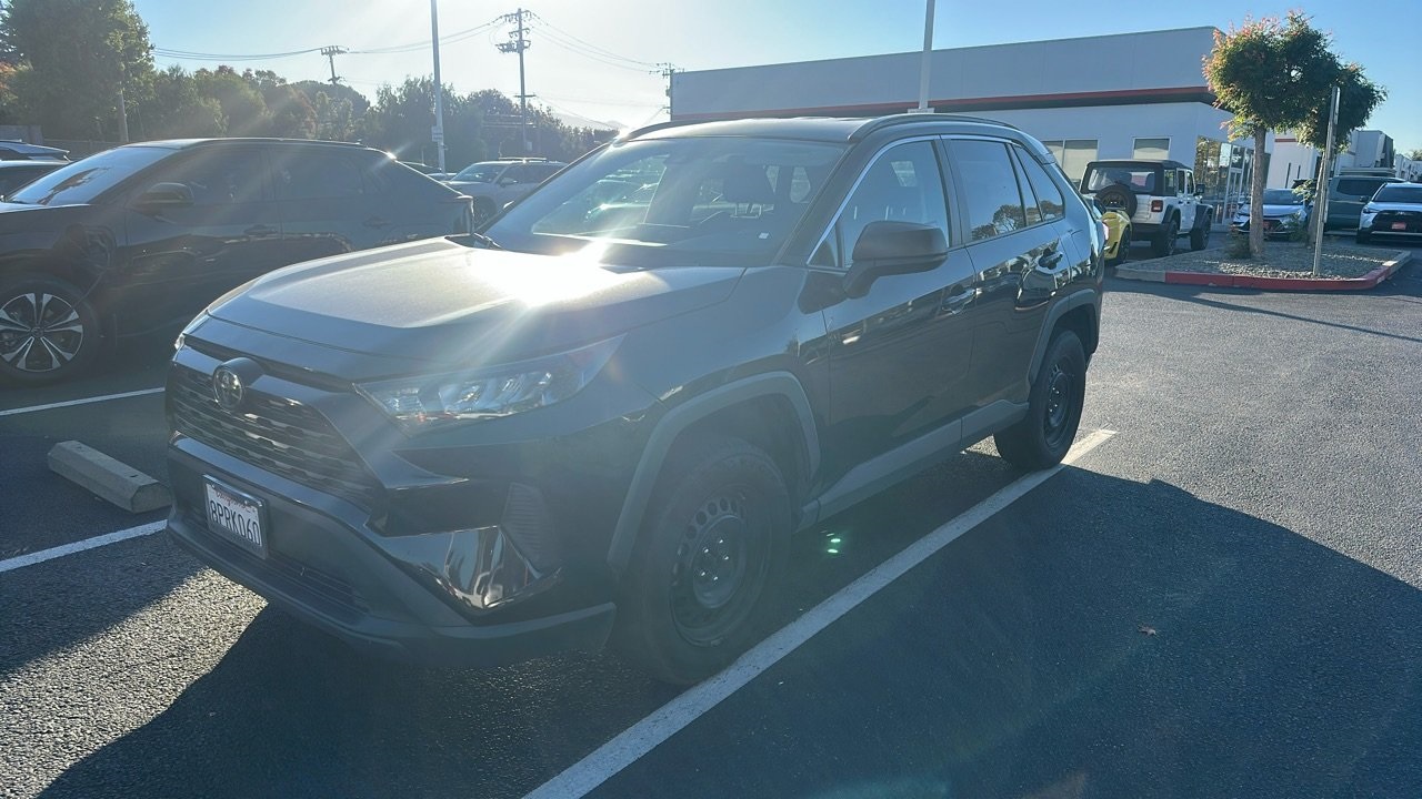 2020 Toyota RAV4 LE