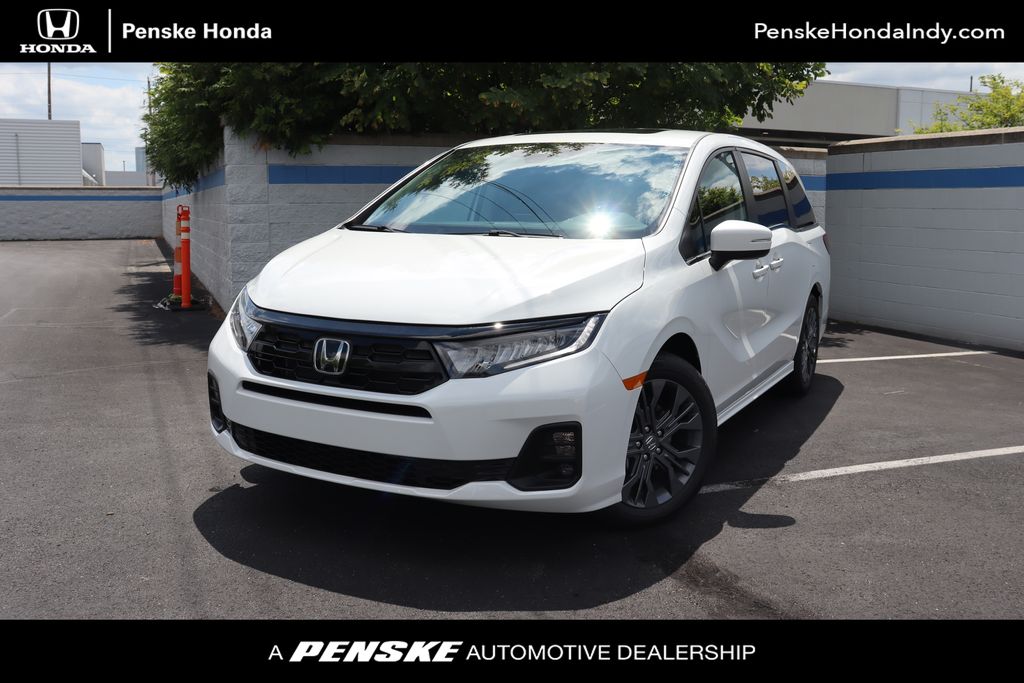 2026 Honda Odyssey Touring's photo