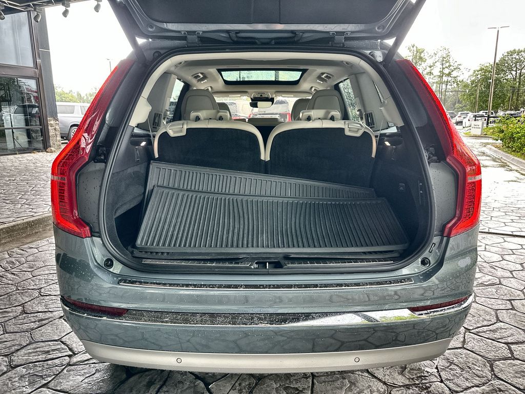 2022 Volvo XC90 T6 Inscription photo 26