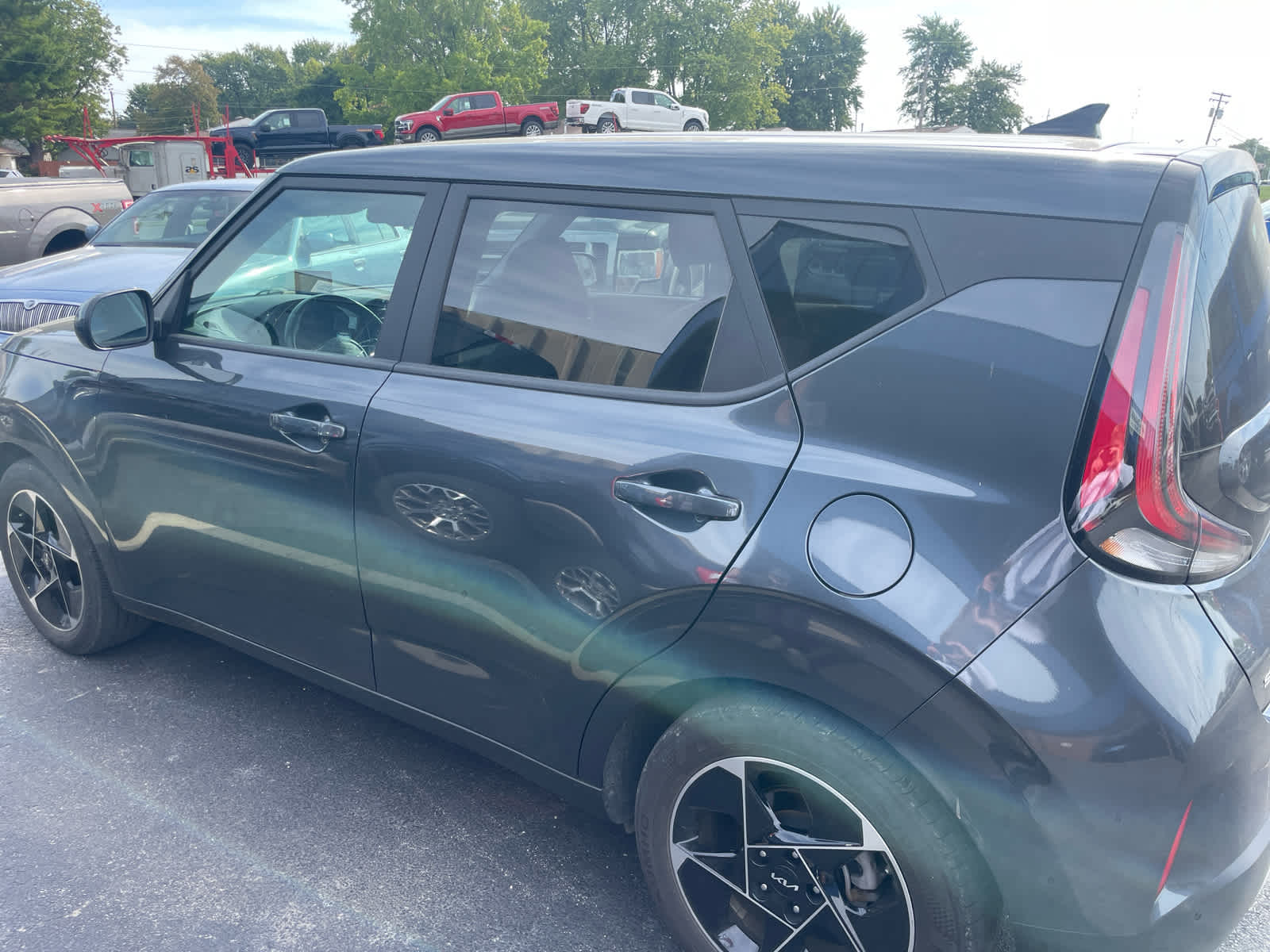 2023 Kia Soul EX photo 2