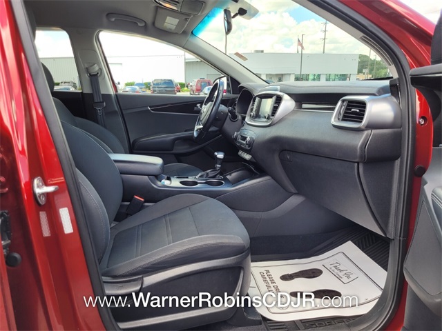 2020 Kia Sorento S photo 13