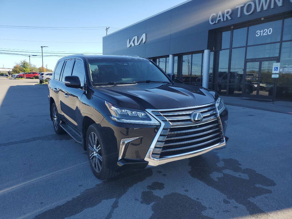 2019 Lexus LX 570's photo