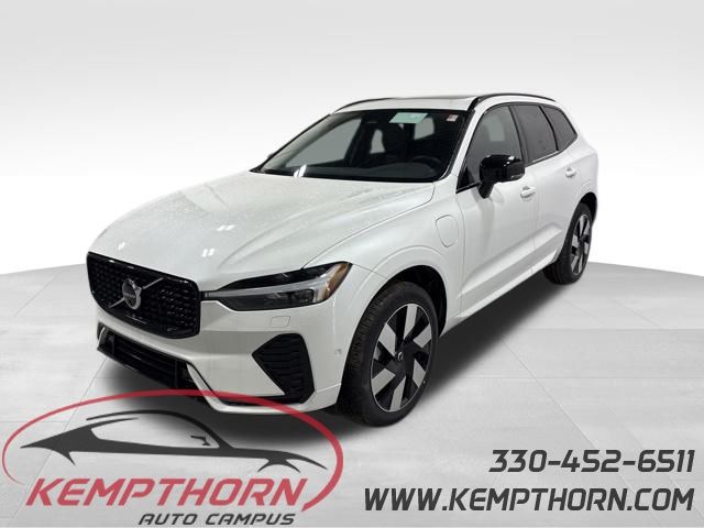 2025 Volvo XC60 Plus's photo