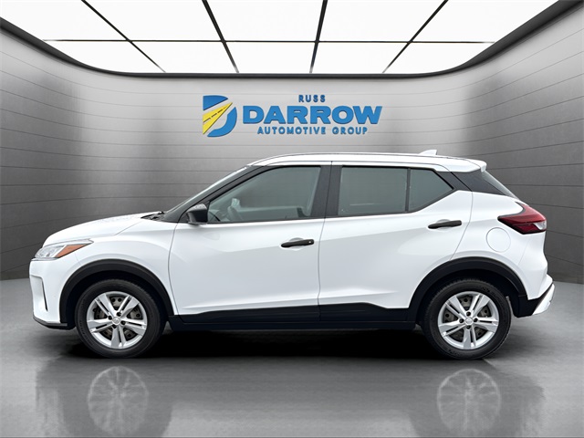 2023 Nissan Kicks S photo 2