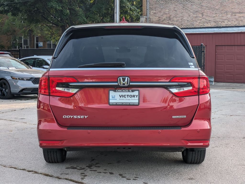 2022 Honda Odyssey Touring photo 3
