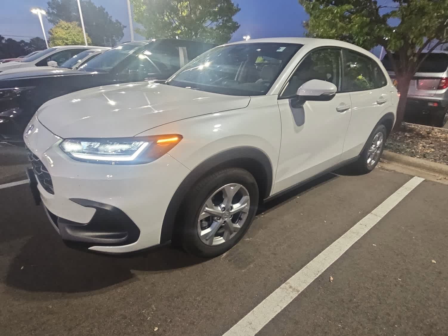 2025 Honda HR-V LX photo 2