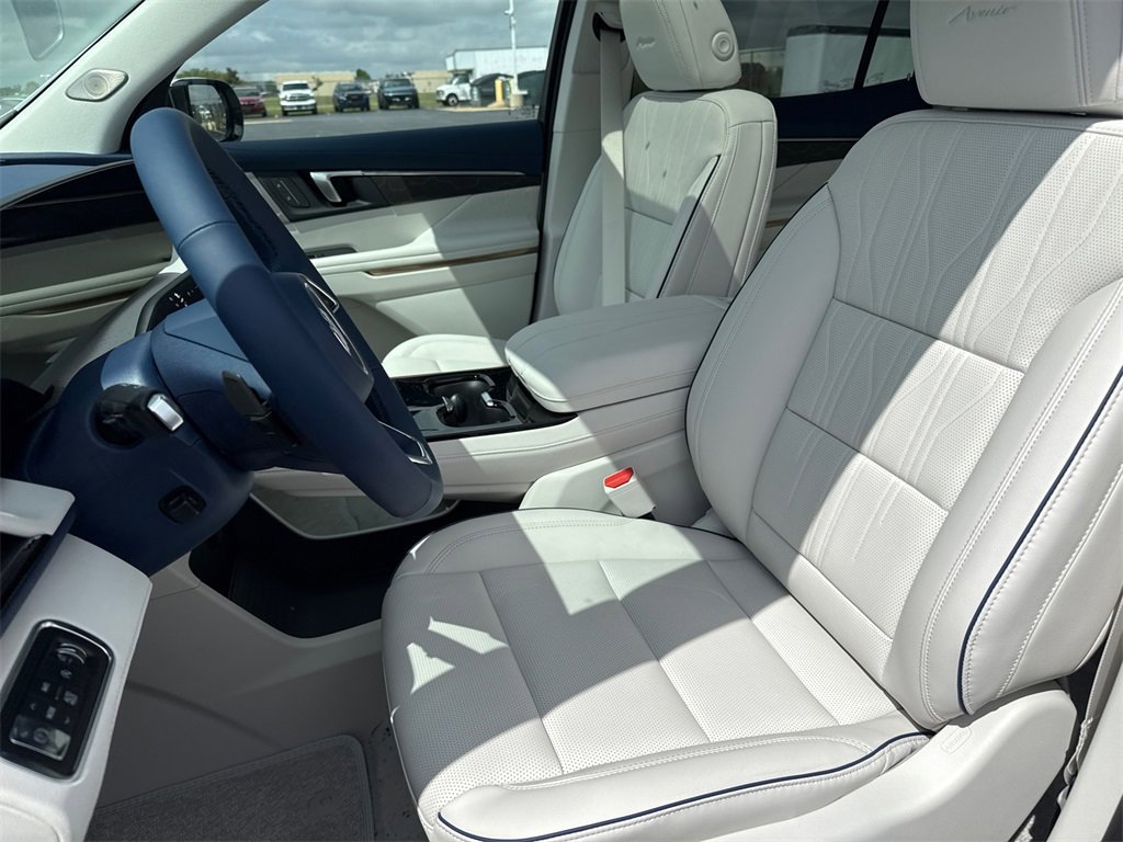 2026 Buick Enclave Avenir photo 15