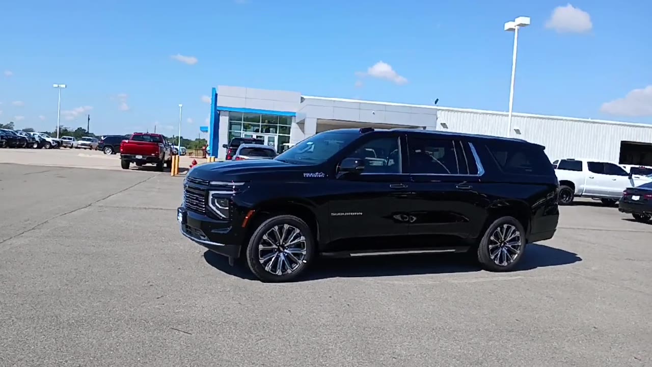 2026 Chevrolet Suburban High Country photo 4