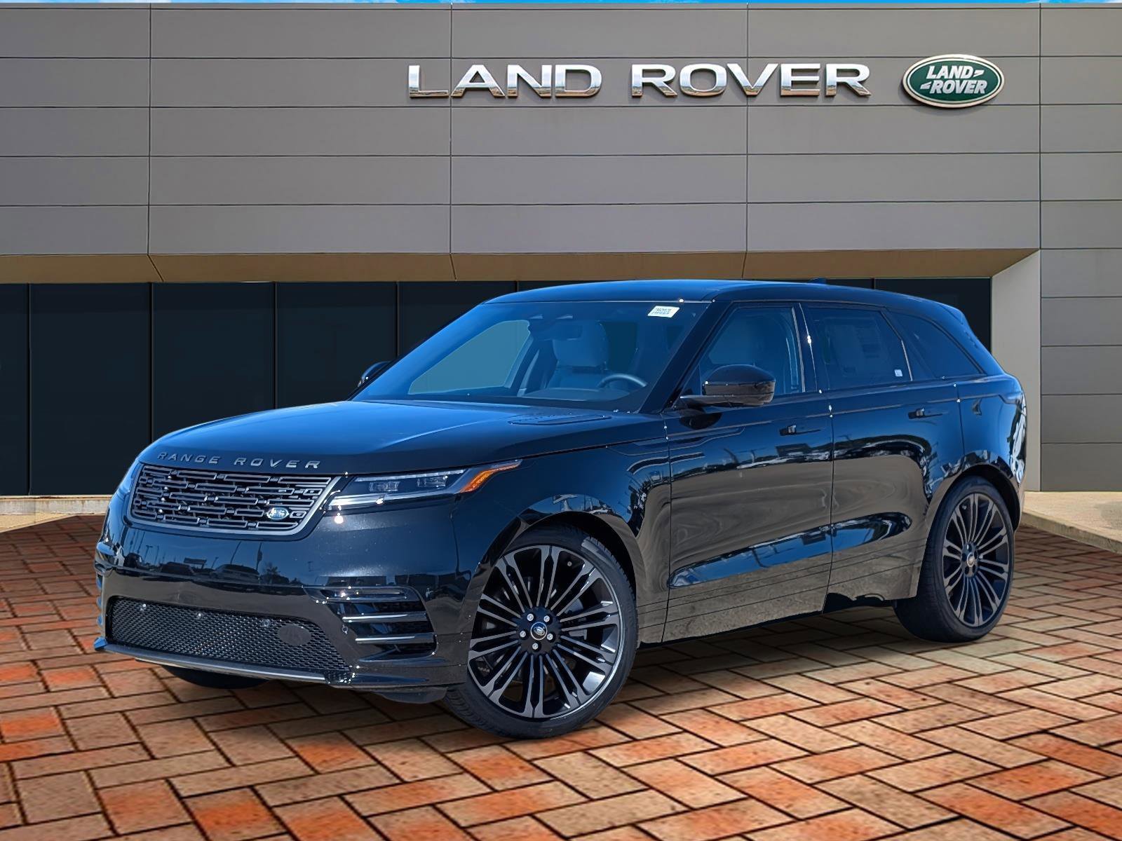 2026 Land Rover Range Rover Velar Dynamic SE's photo