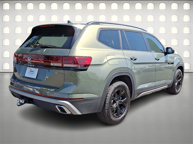 2025 Volkswagen Atlas Peak Edition SE photo 4