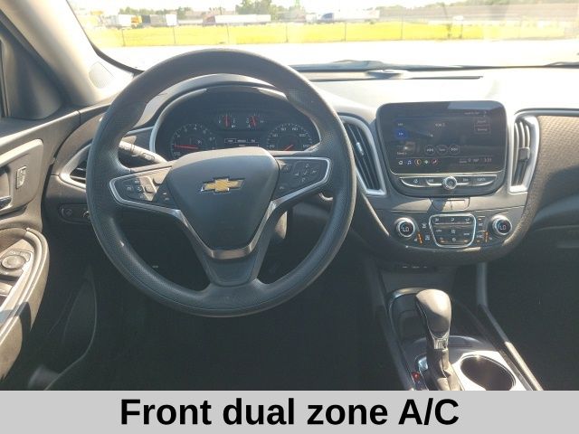 2023 Chevrolet Malibu 1LT photo 2