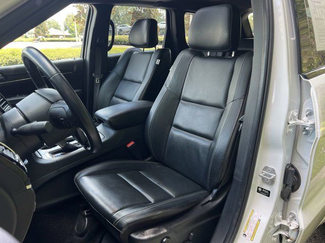 2021 Jeep Grand Cherokee Anniversary Edition photo 2