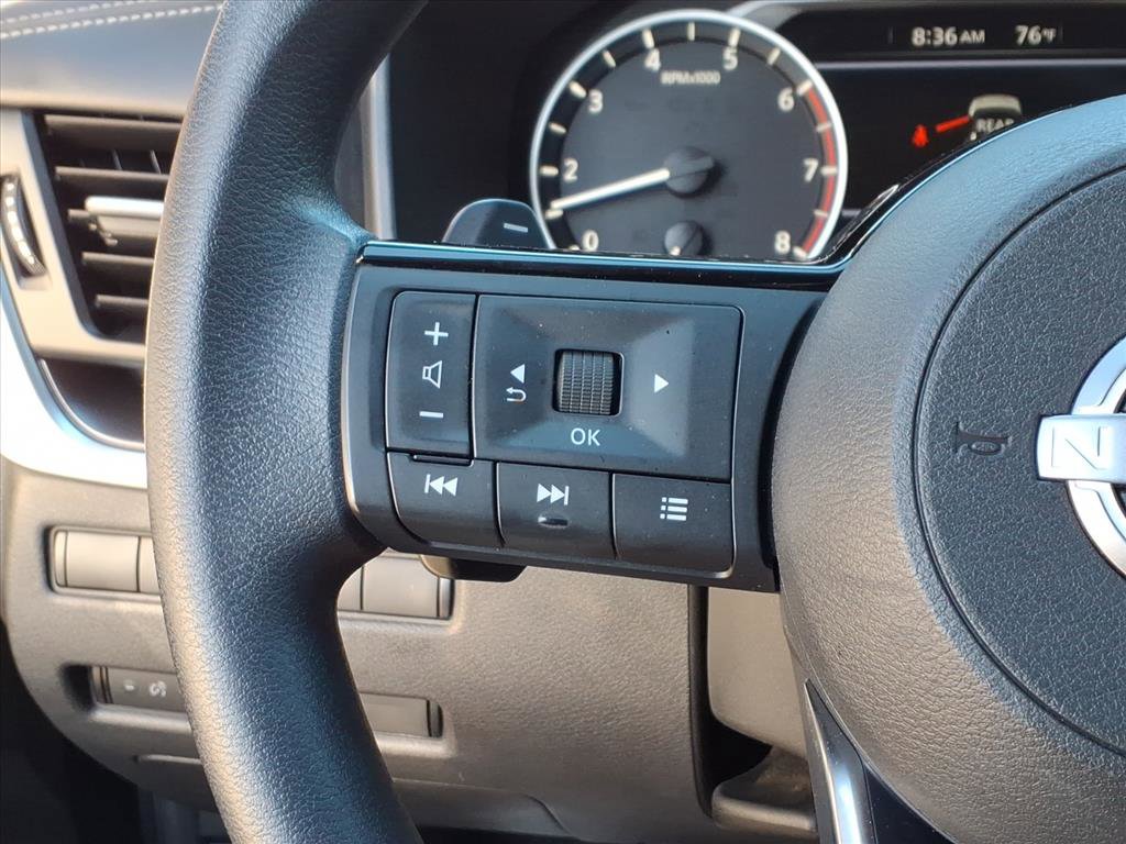 2023 Nissan Rogue SV photo 11