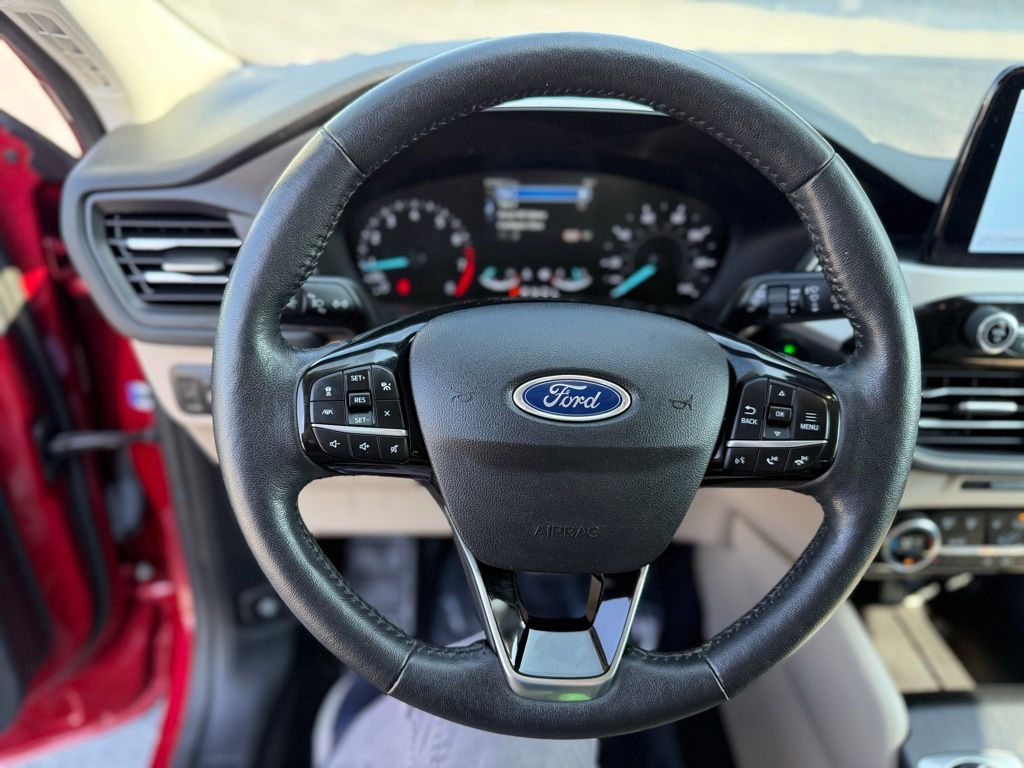 2021 Ford Escape SEL photo 6