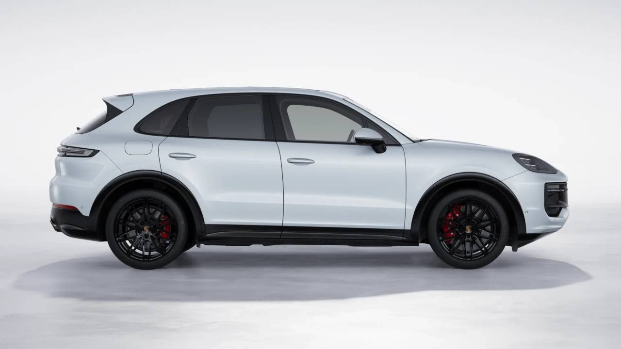 2025 Porsche Cayenne GTS photo 7