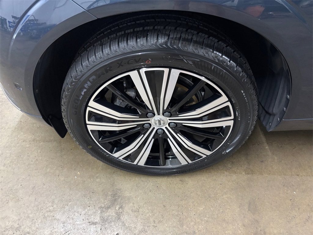 2023 Volvo XC60 B5 Plus photo 33