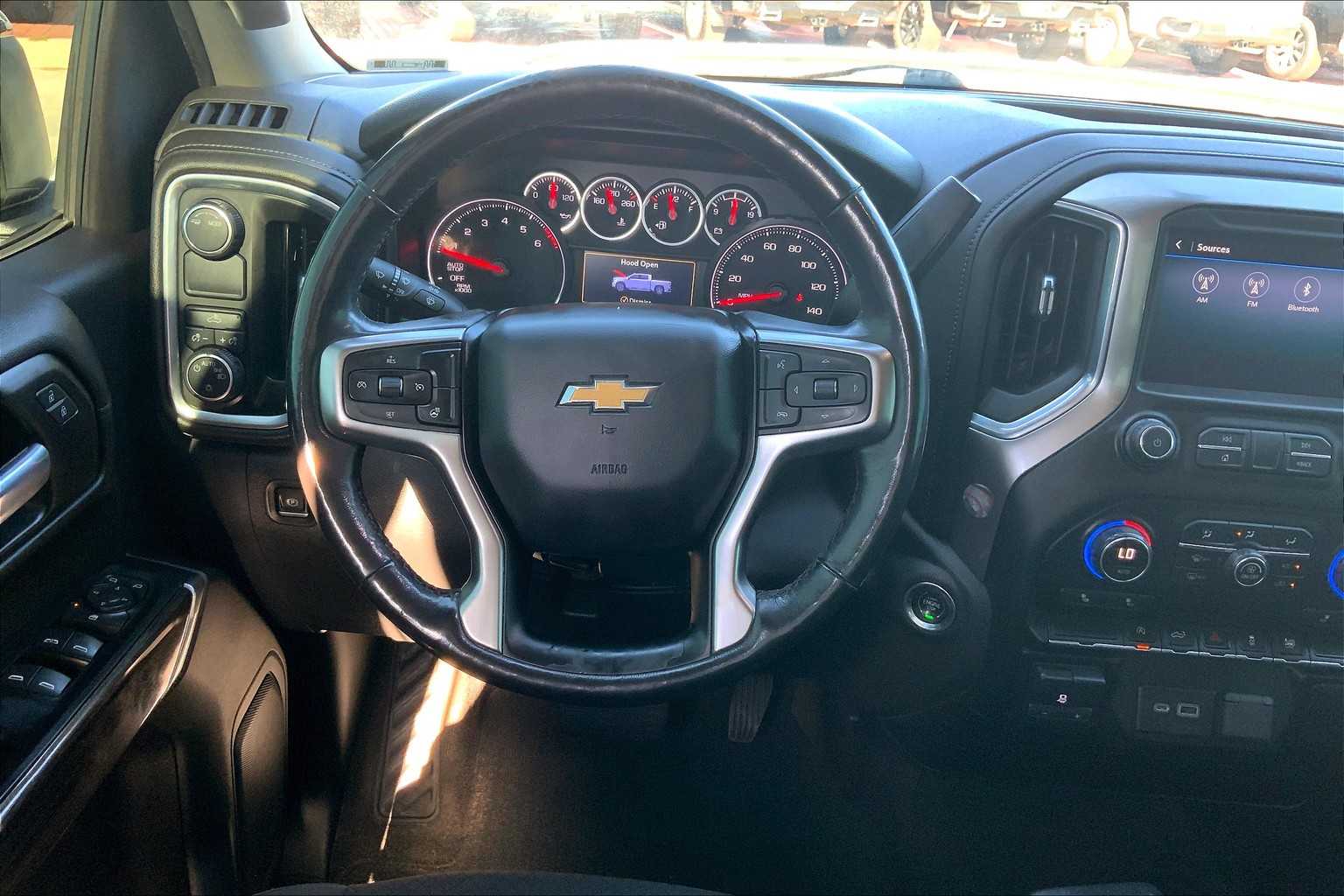 2020 Chevrolet Silverado 1500 LT photo 5