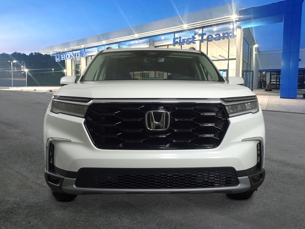 2025 Honda Pilot Touring photo 8
