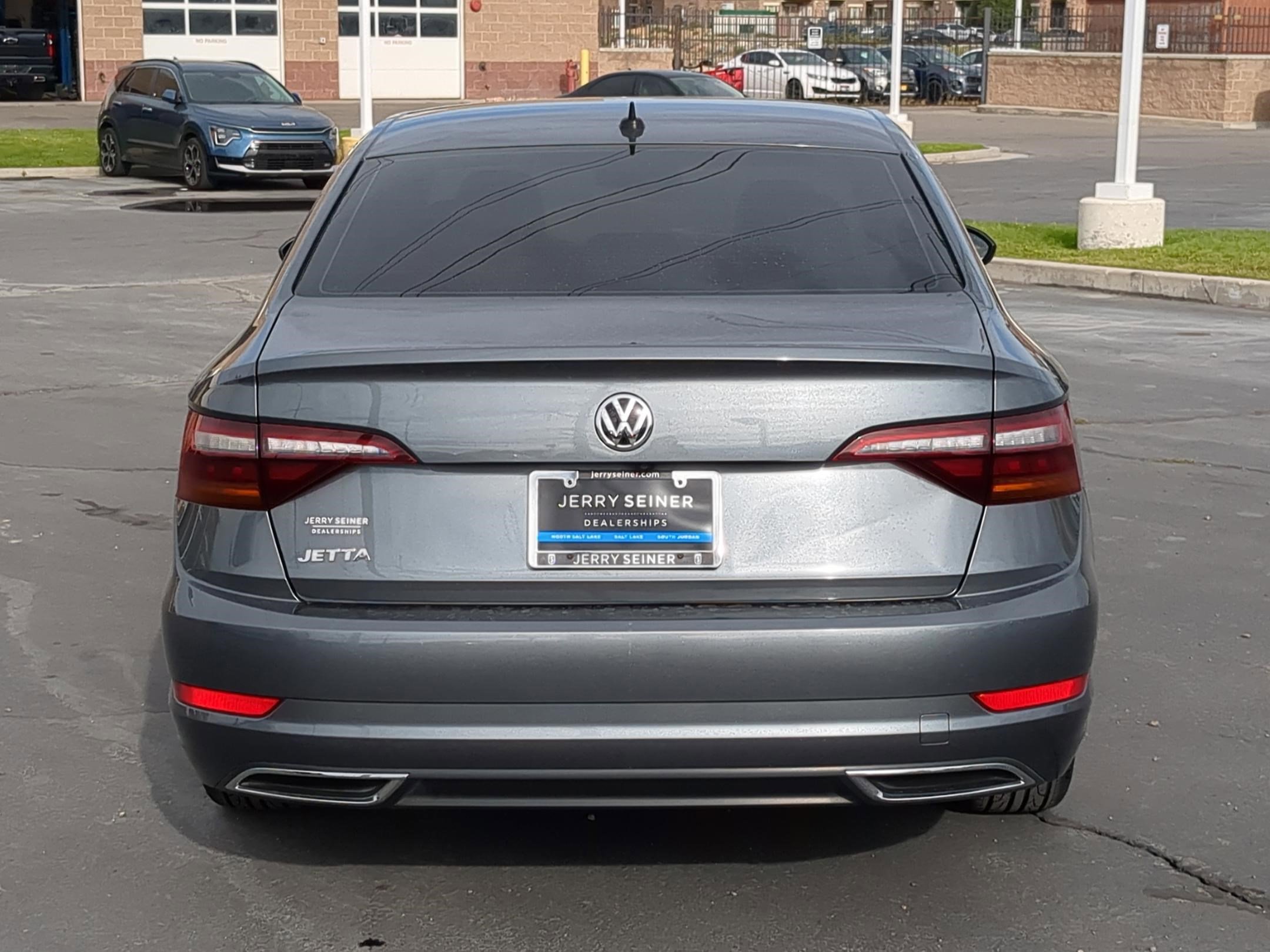 2019 Volkswagen Jetta R-Line photo 3