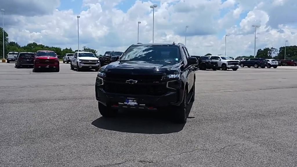 2023 Chevrolet Tahoe Z71 photo 2