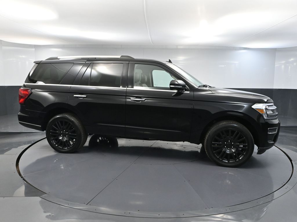 2023 Ford Expedition Limited photo 3