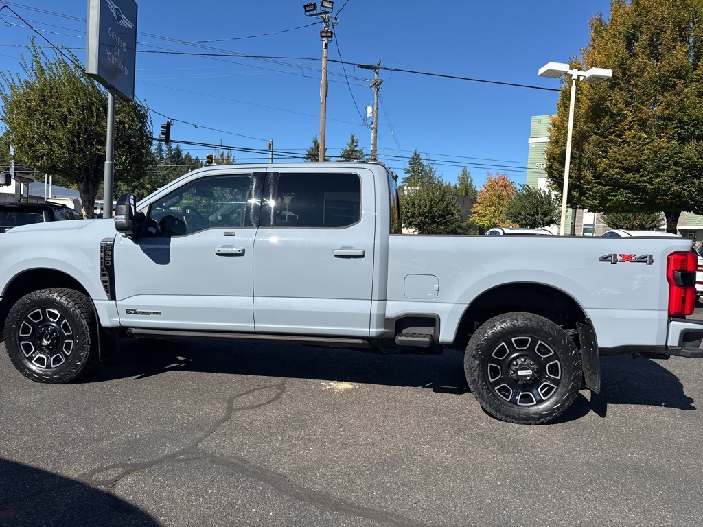 2025 Ford F-350 Platinum photo 4