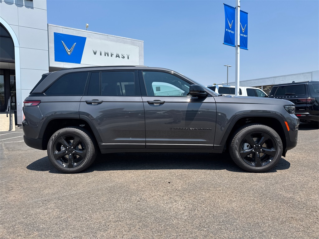 2025 Jeep Grand Cherokee Limited photo 6