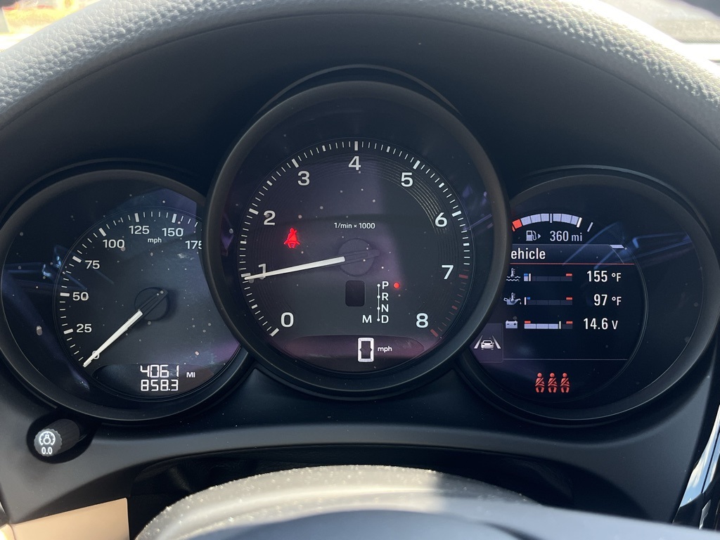2025 Porsche Macan T photo 14