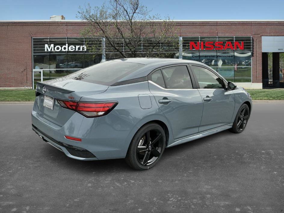 2025 Nissan Sentra SR photo 4