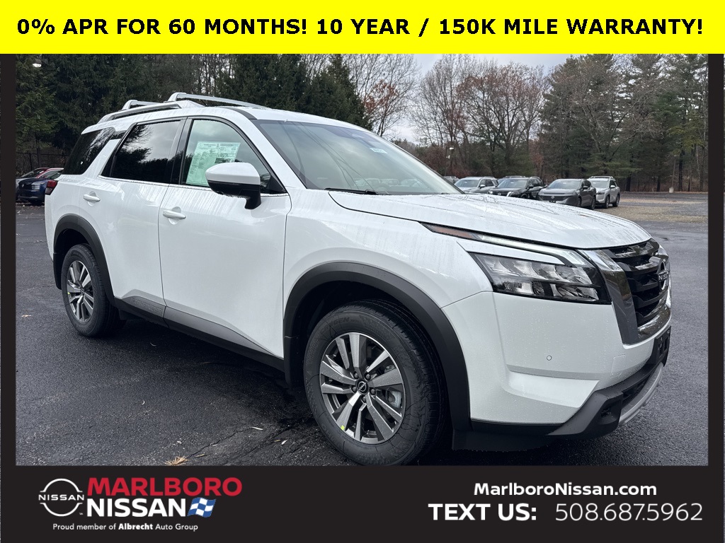 2025 Nissan Pathfinder SL's photo