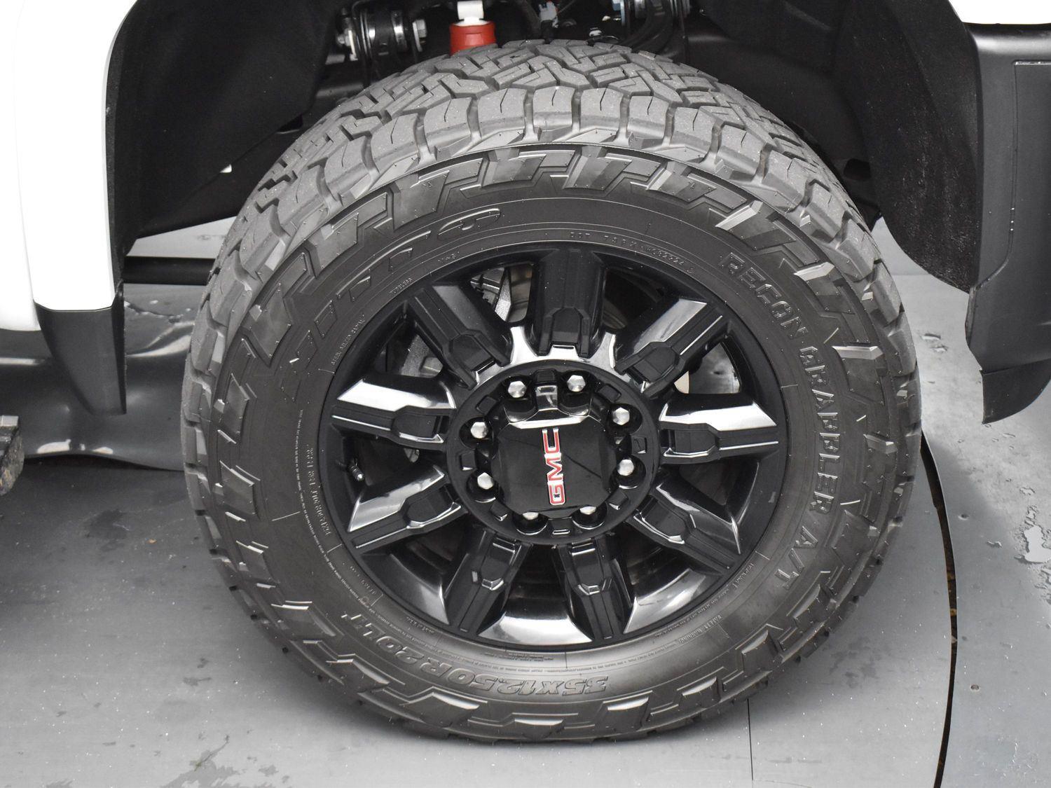 2025 Gmc Sierra HD AT4 photo 35