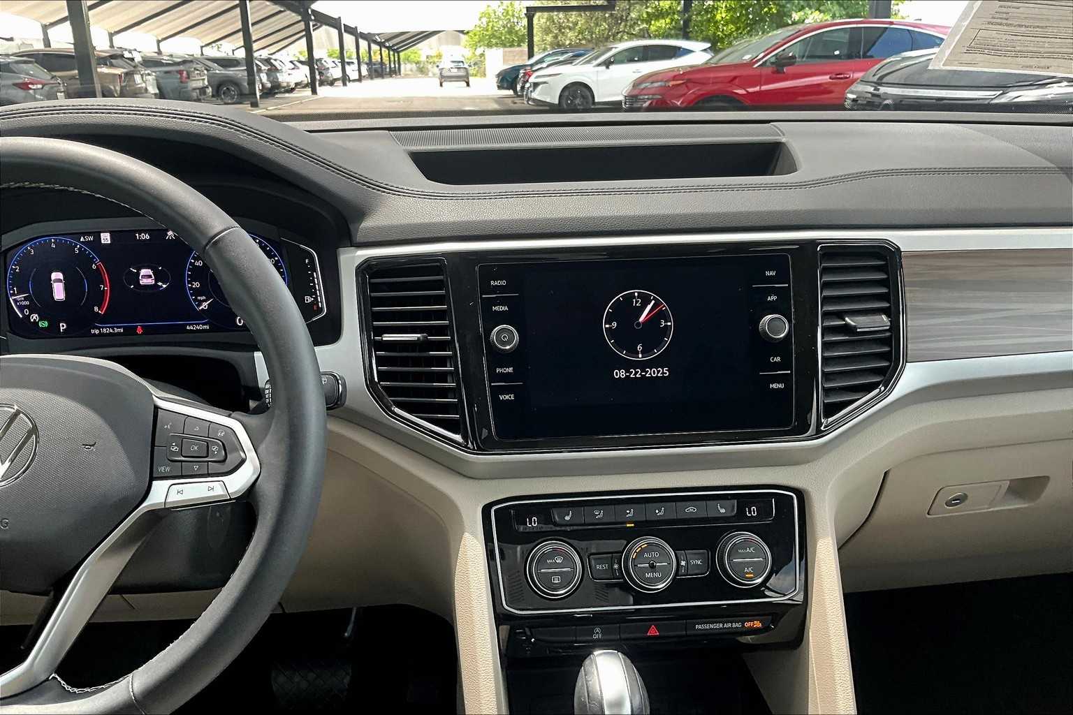 2021 Volkswagen Atlas SEL photo 5