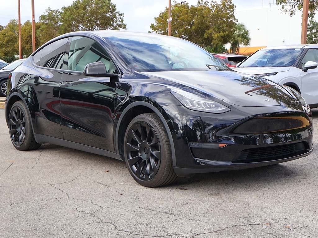 Used 2021 Tesla Model Y Long Range with VIN 5YJYGDEE4MF088181 for sale in Miami, FL