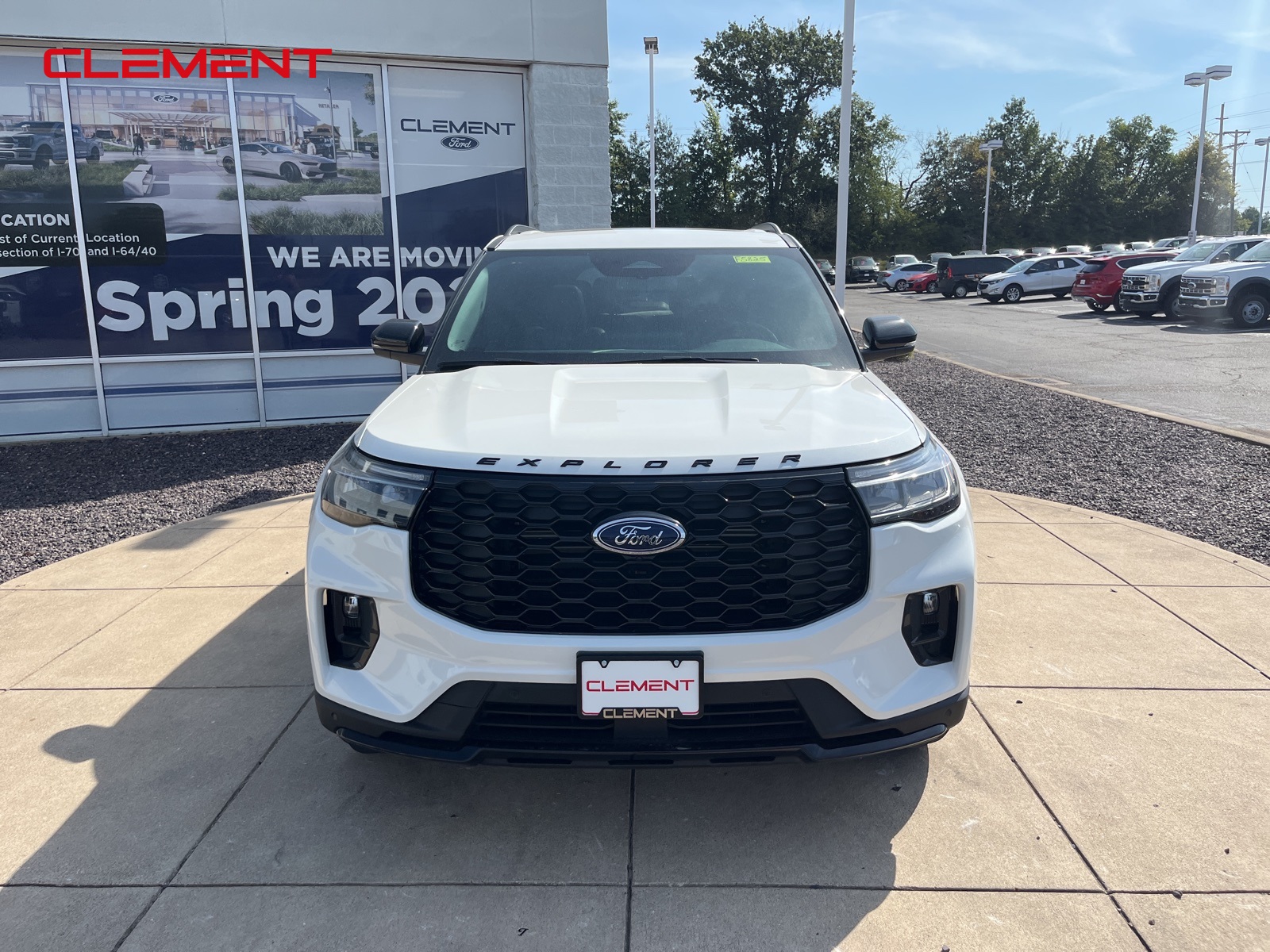 2025 Ford Explorer ST-Line photo 2