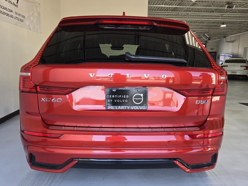 2024 Volvo XC60 B5 Plus photo 4