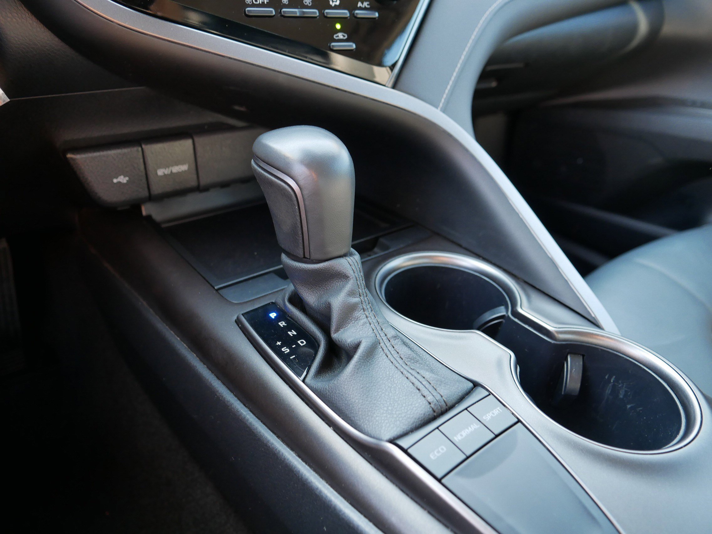 2024 Toyota Camry SE photo 23