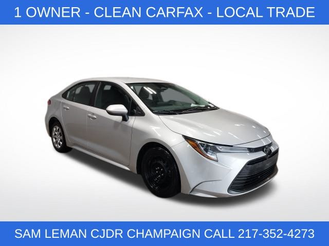 2024 Toyota Corolla LE's photo