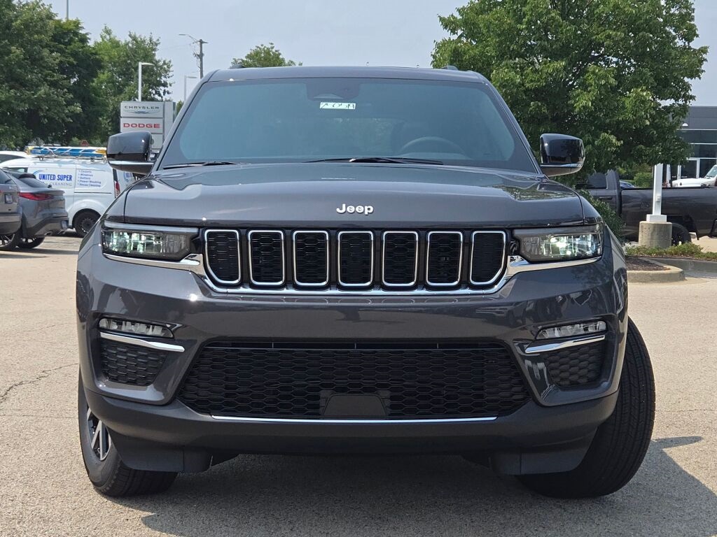 2025 Jeep Grand Cherokee Limited photo 2