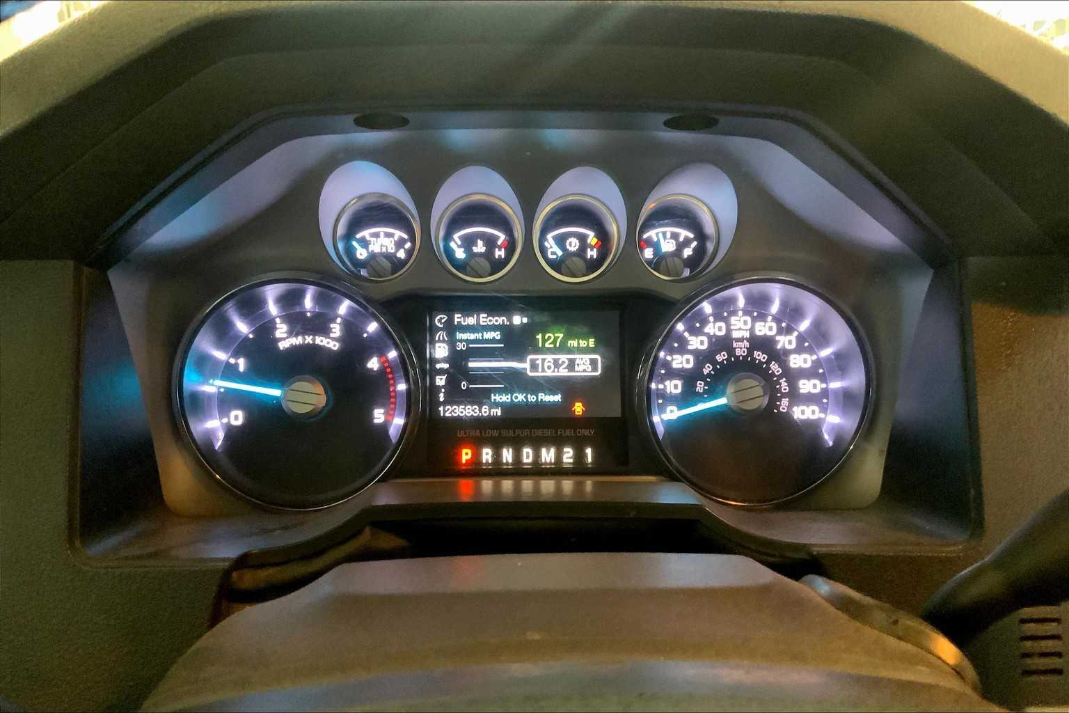 2015 Ford F-350 Lariat photo 24