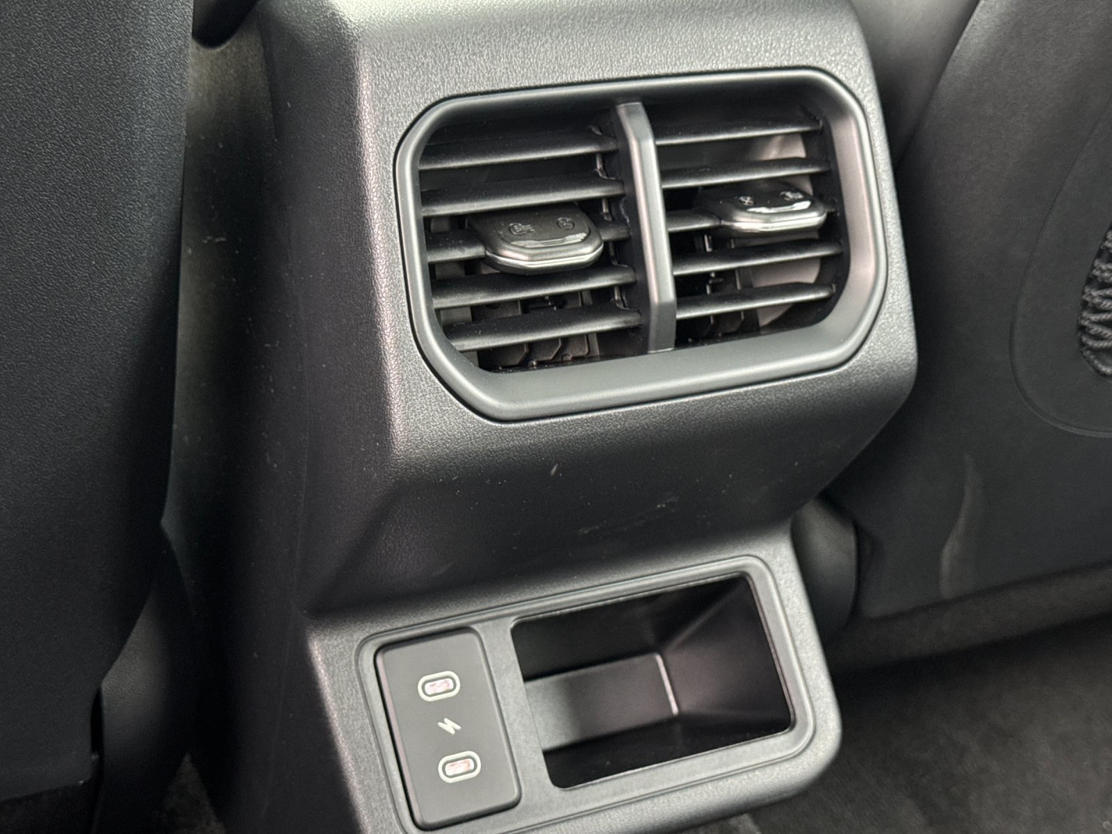 2025 Kia K4 GT-Line Turbo photo 12