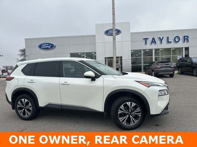 2023 Nissan Rogue SV's photo